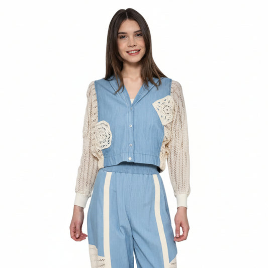 Γυναικείο Σύνολο Δύο Κομματιών σε Γαλάζια Απόχρωση με Χειροποίητες Λεπτομέρειες