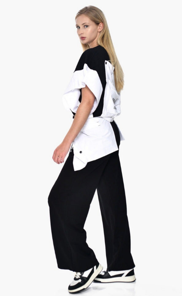 Ασπρόμαυρο Γυναικείο Σύνολο Δύο Κομματιών με Αθλητικές Γραμμές