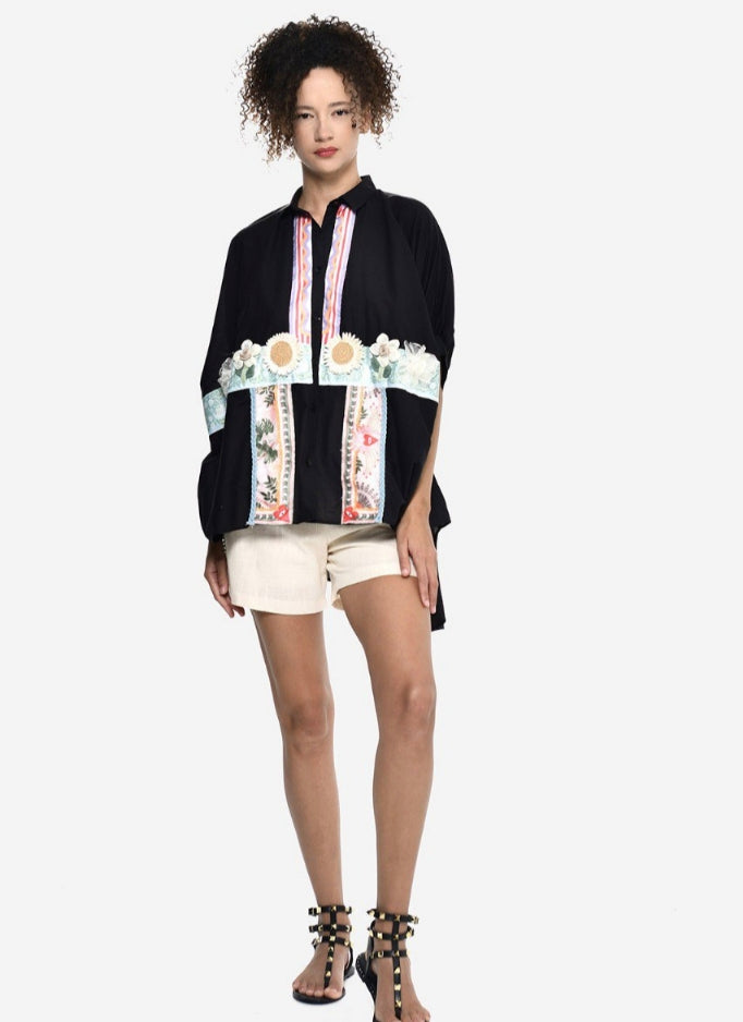 Μαύρο Πουκάμισο με Καλλιτεχνικές Υφασμάτινες Λωρίδες